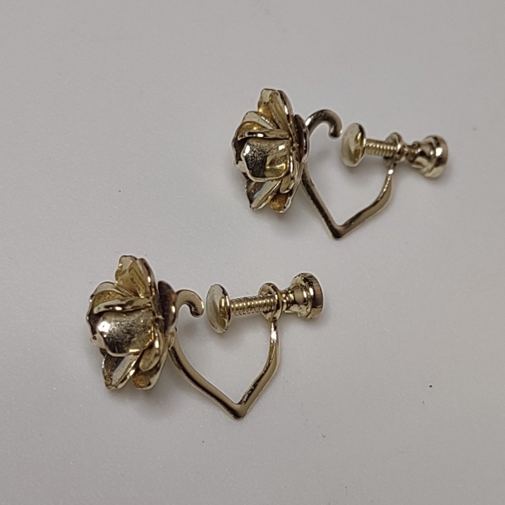 Gold Tone Flower And Heart Screw On Earrings